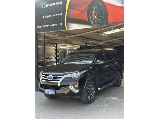 TOYOTA HILUX SW4 2.8 SRX 4X4 7 LUGARES 16V TURBO INTERCOOLER DIESEL 4P AUTOMÁTICO